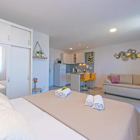 Nataly With Free Parking *