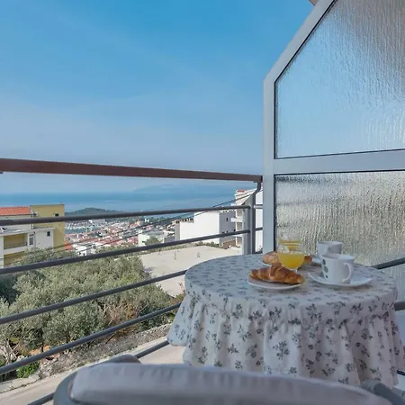 Nataly With Free Parking Apartment