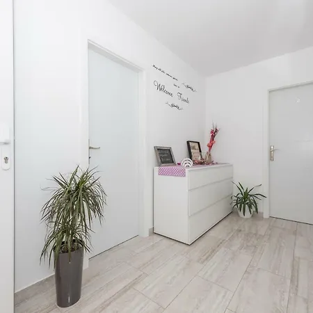 Nataly With Free Parking Apartment *