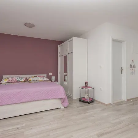Apartment Nataly With Free Parking Makarska