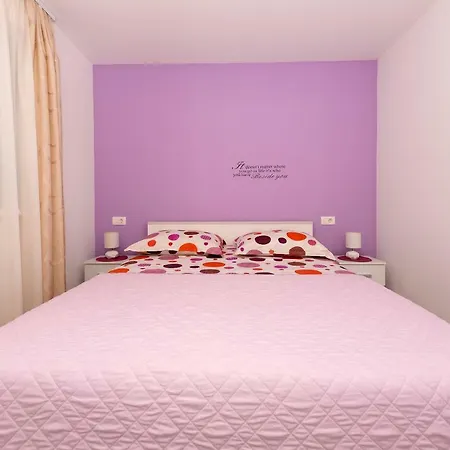 Nataly With Free Parking Apartment *