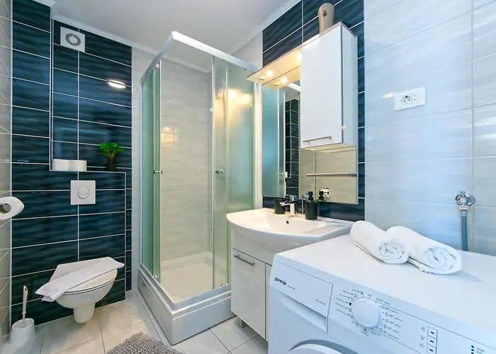 Nataly With Free Parking Apartment Makarska