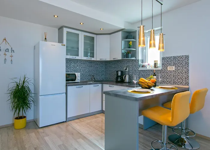 Nataly With Free Parking Apartment *