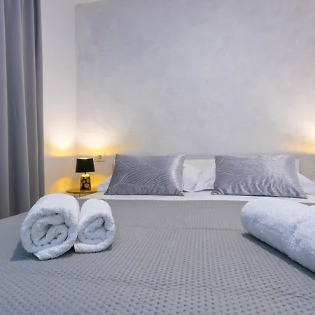 Nataly With Free Parking Apartament *