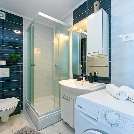 Nataly With Free Parking Apartament Makarska