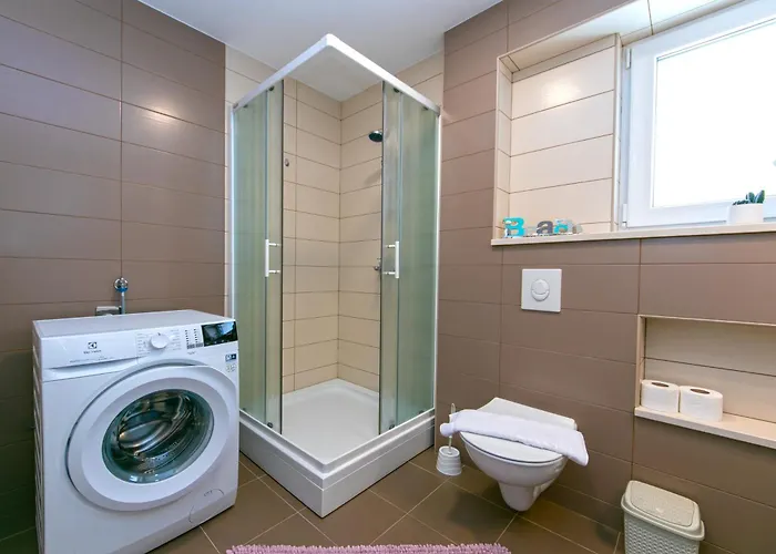 Nataly With Free Parking Makarská